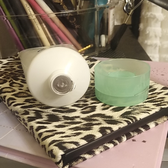 Dr.Brandt Clean Biotic Cleanser - Picture 3 of 3